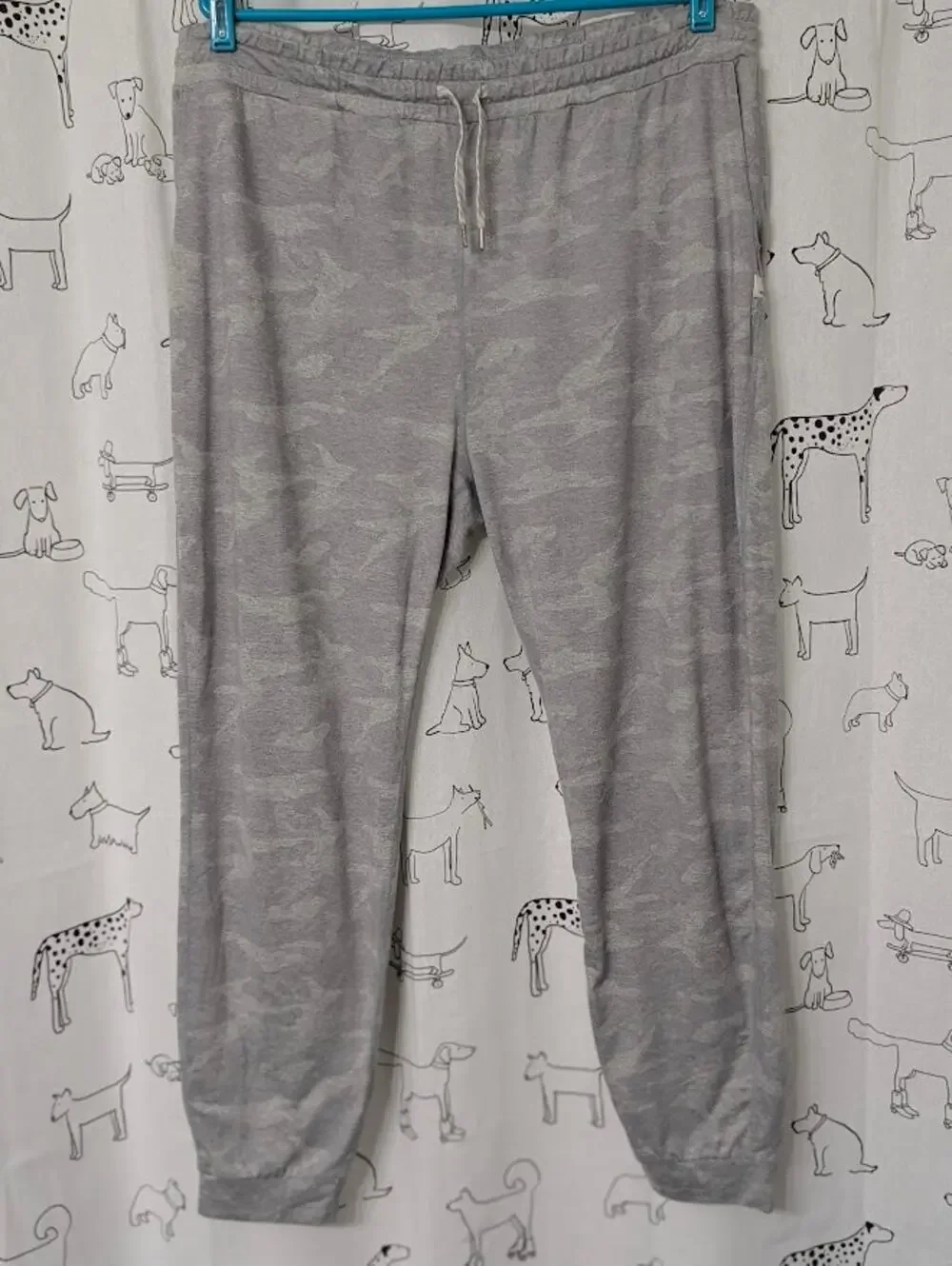 Vuori Men's XL Performance Jogger Pants Gray Camo Drawstring Lounge Gym Workout